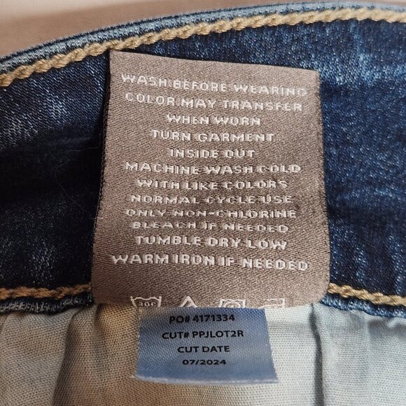 Torrid Jeggings Super Soft Women's 22R  Mid Rise Ankle Distressed Denim Blue - Picture 8 of 8